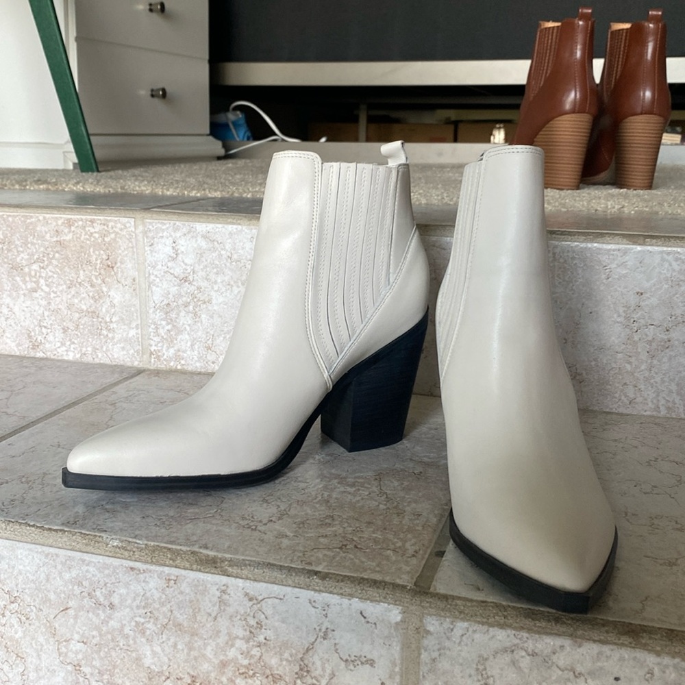 Marc Fisher boots (white)
